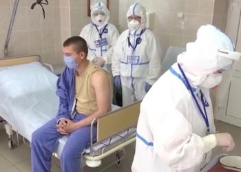 Todos los voluntarios que recibieron la vacuna rusa contra el covid-19 desarrollaron inmunidad