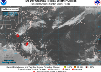 La tormenta tropical «Marco» se debilita mientras que «Laura» fortalecida se dirigen hacia la costa del Golfo
