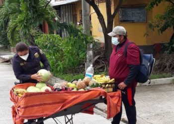 Lo capturan por traficar marihuana escondida en frutas y verduras en Chalchuapa