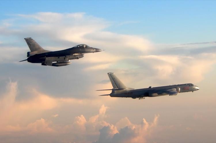 Tensión en el estrecho de Taiwán tras la incursión de aviones militares chinos en espacio aéreo de la isla