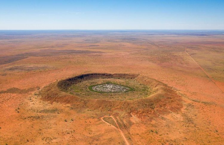 Descubren uno de los cráteres de meteorito más grandes del mundo en Australia