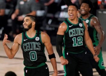 Los Celtics domina a Raptors y se colocan a un juego de ‘extinguir’ al campeón