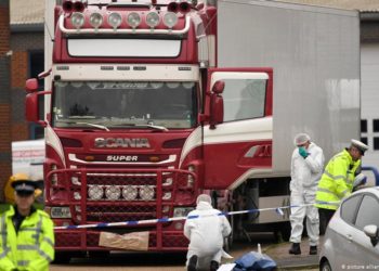 Primeras condenas por muerte de 39 migrantes vietnamitas asfixiados en camión en Inglaterra