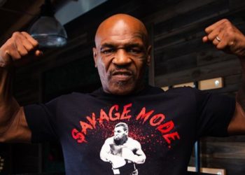 (VIDEO) Mike Tyson noquea a su entrenador con tremendo derechazo