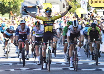 El belga Van Aert gana la quinta etapa del Tour de Francia
