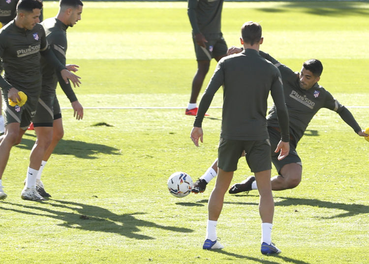 (VIDEO) Así fue el primer entrenamiento de Luis Suárez con el Atlético de Madrid