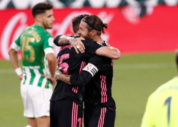 El Real Madrid obtiene su primera victoria pero con polémica incluida