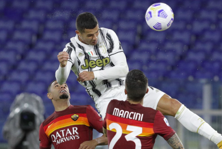 Cristiano Ronaldo rescata a la Juventus al anotar los dos goles para el empate ante la Roma