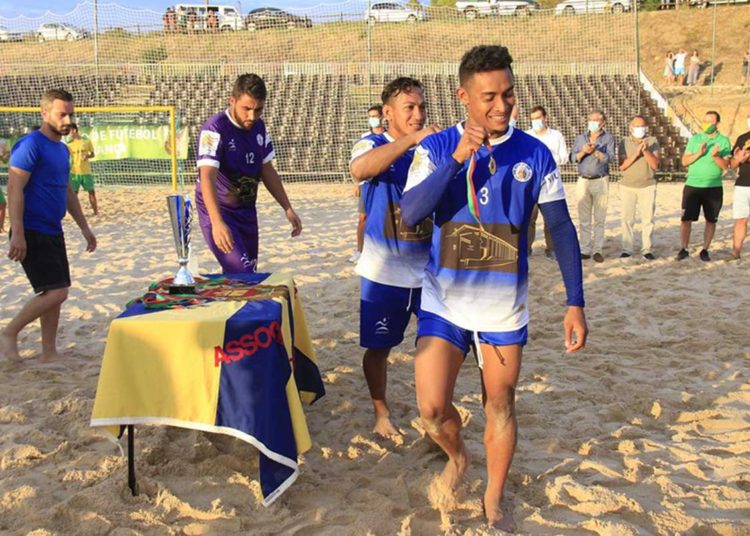 El equipo portugués de fútbol playa Vila Flor se encomienda a los goles salvadoreños para lograr el ascenso