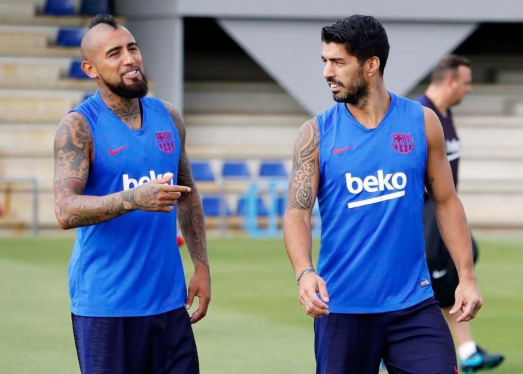 Luis Suárez y Arturo Vidal, otra vez descartados por Koeman