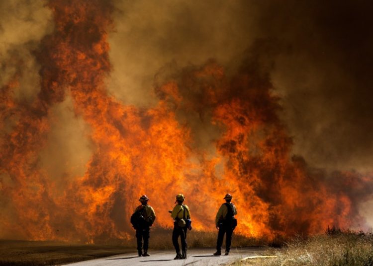 Trump viaja a California para recibir información sobre incendios forestales