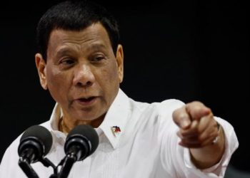 El presidente de Filipinas ordena a su jefe de Aduanas que sus agentes asesinen a narcotraficantes