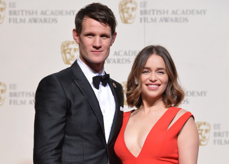 Emilia Clarke de “Game of Thones” y Matt Smith, de “The Crown” almparecer tienen un romance