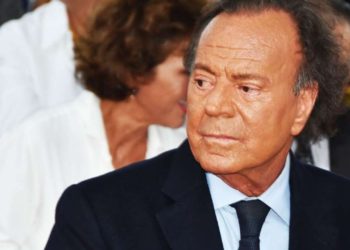 Julio Iglesias cumple 77 años y el ocaso del cantante de los 5.000 conciertos y 3.000 mujeres