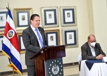 El Salvador y Costa Rica crean comité binacional para implementar el ferri