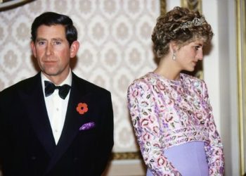 Tras enterarse del fallecimiento de Lady Di, esta fue la reacción del Príncipe Carlos