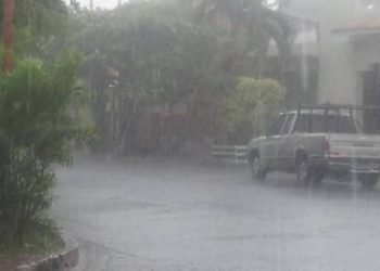 Chubascos y tormentas de débiles a moderadas para este sábado