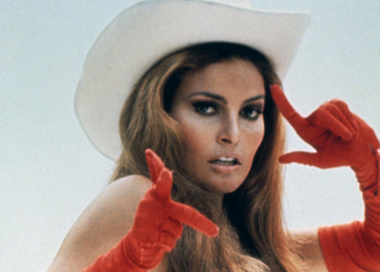 Raquel Welch la hija de un ingeniero boliviano que se convirtió en la primera sex symbol “latina” de Hollywood cumple 80 años