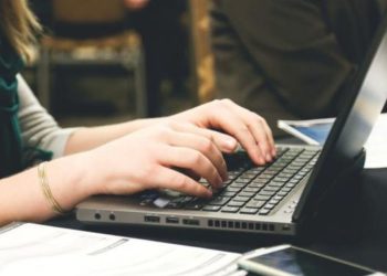 Educación presenta prueba que sustituirá la PAES, y adelanta se hará en línea