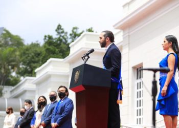 Gobierno prioriza la renovación de la infraestructura escolar y vial del país