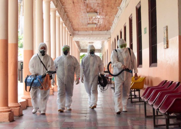 Salud realiza jornada de desinfección en asilo Sara Zaldívar para prevenir casos de covid-19