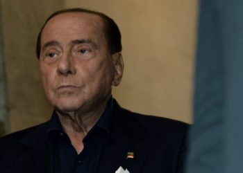 Silvio Berlusconi ingresó en un hospital de Milán tras dar positivo de coronavirus