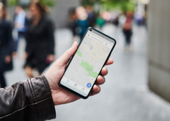 Familiares buscan con el rastreador del teléfono a una joven de 21 años y hallan su cuerpo y el de un desconocido