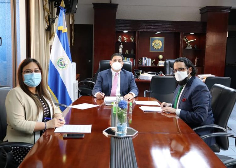 Ante publicación de DLP que revela un plan para promover antejuicio contra ministro Zelaya, la CCR responde «está bajo ataque»