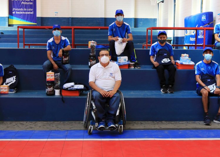 El Comité Paralímpico de El Salvador entregó kits deportivo a paratletas