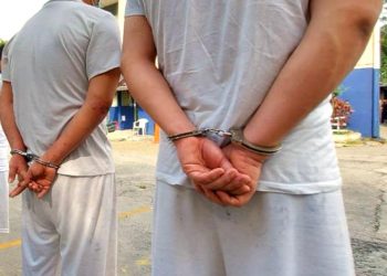 PNC detiene a dos personas por promocionar caravana ilegal de migrantes a EE.UU.