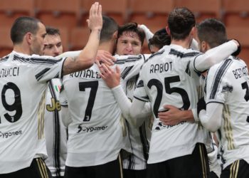 Juventus en San Siro arrebata el invicto del Milán