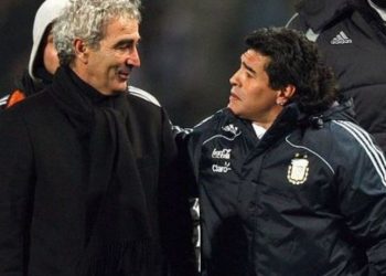 El desafortunado comentario de un histórico entrenador francés sobre la muerte de Diego Maradona