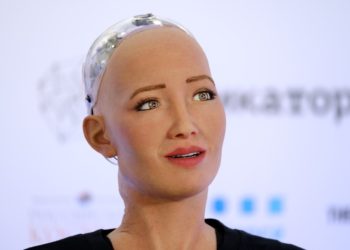 El robot Sofía, que prometió aniquilar a la humanidad, y otros androides comenzarían a desarrollarse en masa en medio de la pandemia