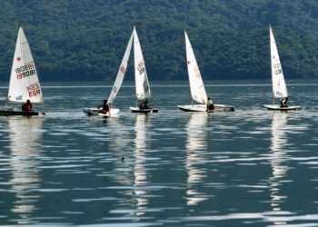 Walter Arías y Leandro Sánchez encabezan el ranking en las categorías laser y optimist de vela