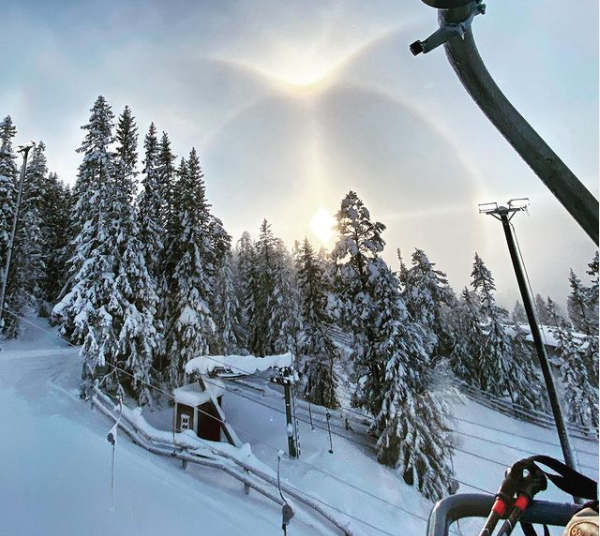 Esquiadores suecos se ven sorprendidos por un raro e impresionante halo solar