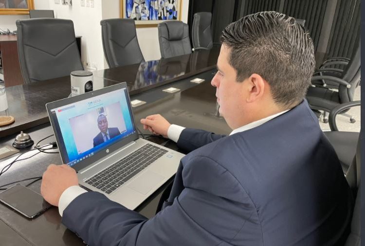 Presidente de CEL participa en Asamblea Global de energías renovables