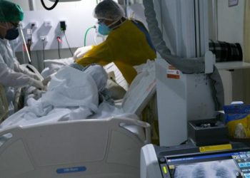 En Brasil detectan a personas que se habrían contagiado simultáneamente con dos cepas diferentes de coronavirus