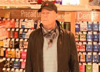 Bruce Willis pidió disculpas por negarse a usar mascarilla