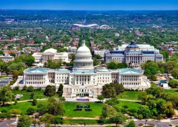 Captan en Nueva York presunto audio que amenaza con estrellar un avión contra el Capitolio