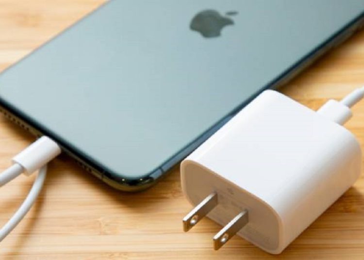 Apple planea desarrollar nuevos cargadores más rápidos y pequeños