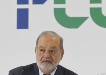 Carlos Slim está internado por covid-19 pero “muy bien de salud”, reportó su vocero