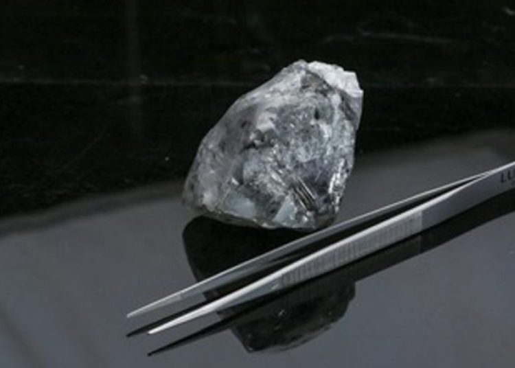 Encuentran un diamante intacto de 378 quilates en Botsuana