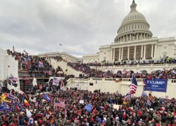 Los extremistas intensifican los llamados de violencia antes de la toma de posesión