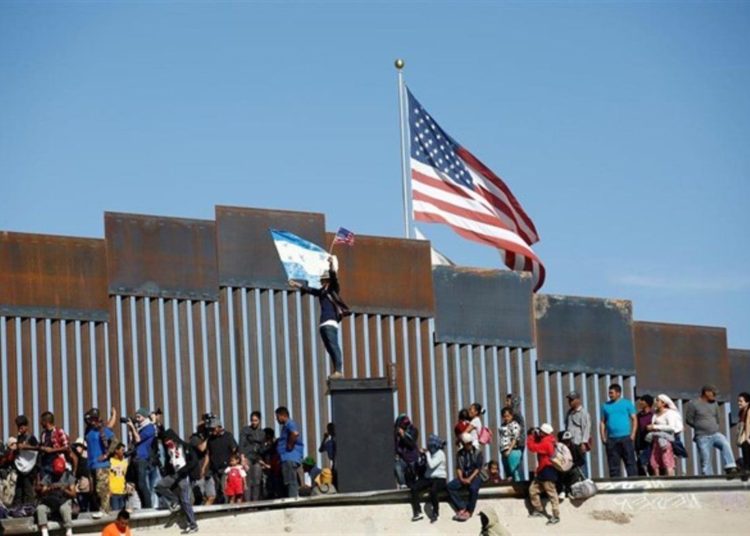 El gobierno de Biden advirtió a las caravanas de migrantes que “nada cambió” en la frontera y que no podrán ingresar a Estados Unidos