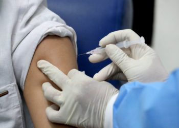 Biden heredó de la administración de Trump un plan inexistente de vacunas de covid-19, según fuentes