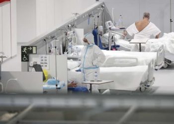 El presidente de los inmunólogos de España advierte que la pandemia “va a durar” y pide “olvidarse de Semana Santa”