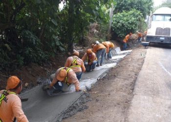 FOVIAL trabaja a nivel nacional en obras para restaurar carreteras