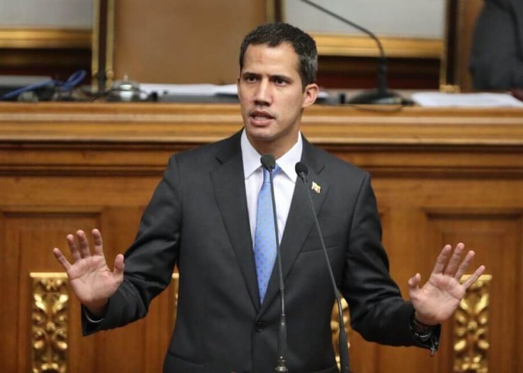 La UE está dispuesta a trabajar con Juan Guaidó, pero evita tratarlo de «presidente»
