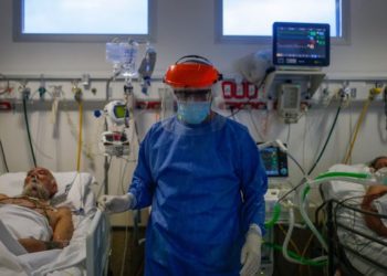 Las causas que explican por qué el COVID-19 es más mortal en los hombres que en las mujeres