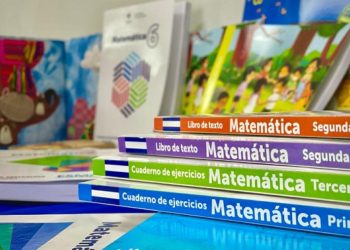 Gobierno iniciará distribución gratuita de libros de texto para estudiantes del sector público y privado